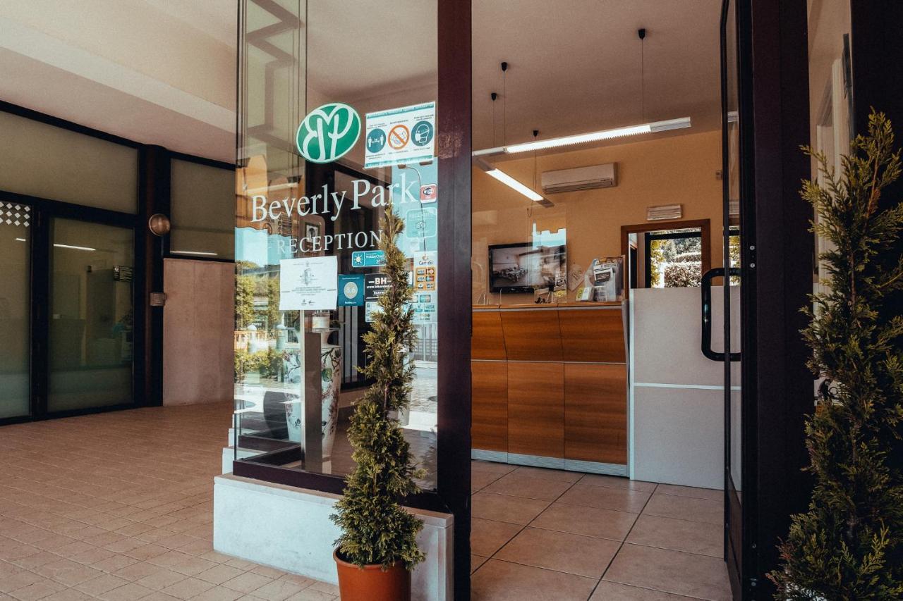 Beverly Park Residence Tirrenia Eksteriør bilde