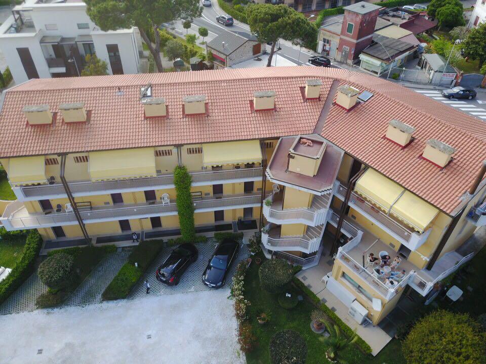 Beverly Park Residence Tirrenia Eksteriør bilde